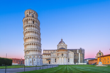 The Leaning Tower of Pisa in Pisa, Italy. - obrazy, fototapety, plakaty