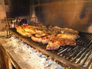 asado argentino a la parrilla, comida típica Argentina
