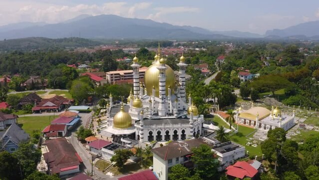 Aerial view of the Ubudiah Mosque in Kuala Kangsar