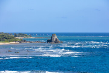 Fototapeta premium 奄美大島 土浜海岸 節田立神