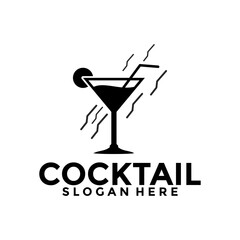 Cocktail logo design vector vintage. alcohol drink icon. cocktail glass vector retro design template