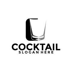 Cocktail logo design vector vintage. alcohol drink icon. cocktail glass vector retro design template