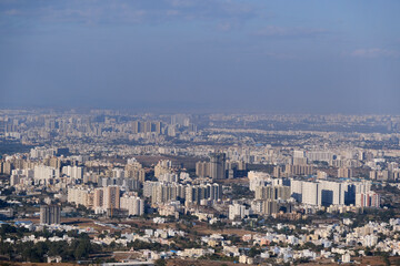 Obraz premium 19 January 2024, Cityscape Skyline, Cityscape of Pune city view from Bopdev Ghat, Pune, Maharashtra, India.