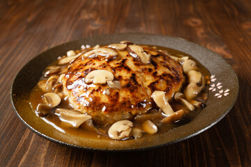 和風きのこソースハンバーグ