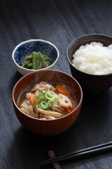 豚汁と炊き立てご飯、豚汁定食