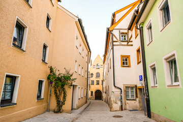 Fototapeta na wymiar View of historical buildings in downtown Regensburg. 