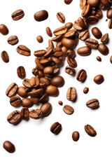 Obraz premium Scattered coffee beans isolated on white background