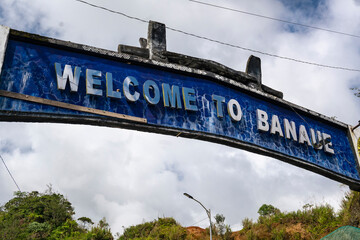 Obraz premium Banaue, Ifugao, Philippines - Jan 15, 2024: The Banaue Arch, along the Nueva Viscaya - Mt Province Road.