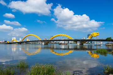 Dragon Bridge, the landmark of Da Nang crossing han river in vietnam - obrazy, fototapety, plakaty