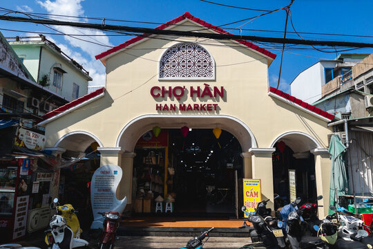 January 18, 2024: Han Market, the central market located in the heart of Da Nang city, Vietnam. It first appeared in the 1940s as a spontaneous trading area, then the building was built in 1990.
