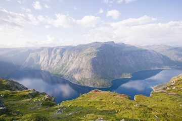 Fototapeta na wymiar Ausblick See Norwegen Trolltunga