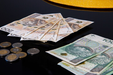 Pieniądze polskie papierowe, gotówka 