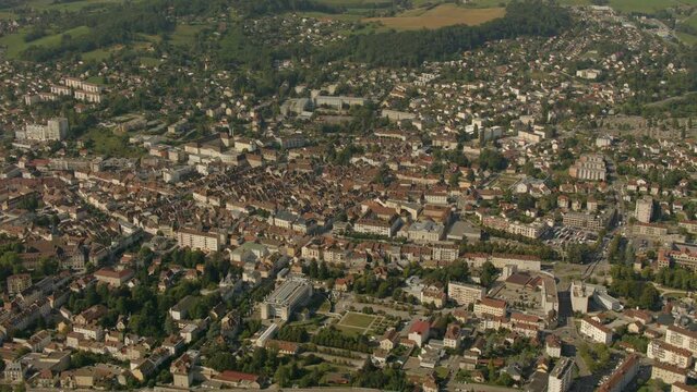 vue aérienne drone de la ville de Lons le Saunier et de son agglomération dans le Jura en France