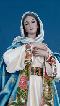 Virgen María, hermosa mujer de mañana. Inmaculada concepción de María. 