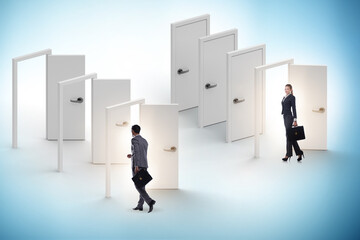 Fototapeta premium Business people and many doors of opportunities