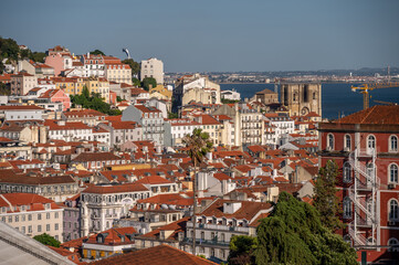 Fototapeta na wymiar Beautiful views and architecture in Lisbon's old city.