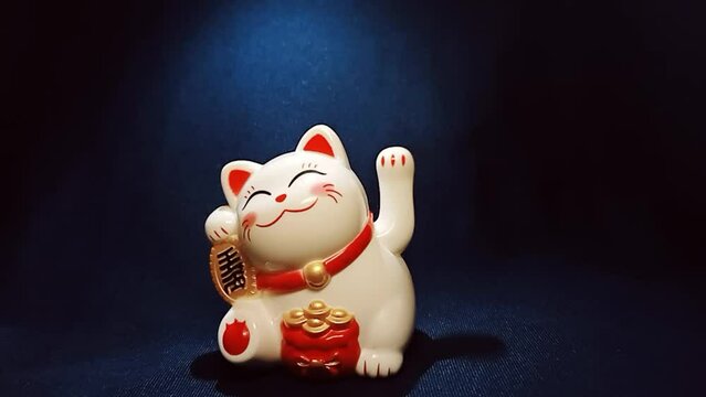 chinese lucky cat Call for money and trade