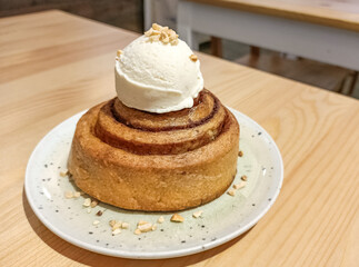 cinnamon roll