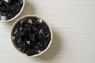 Black grass jelly with ice