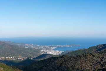 Fototapeta na wymiar 十国峠展望台から見る湯河原町方面の風景