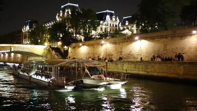 Pleasure boat trimaran Isabelle Adjani with passengers floats