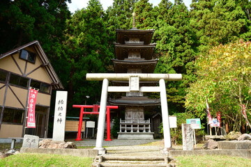 酒呑童子神社の紅葉（新潟県）