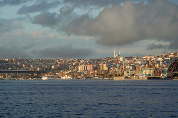 Fototapeta premium View of Golden Horn at sunset from Balat district in Istanbul, Turkey.