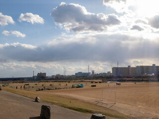 Fototapeta na wymiar 池田市の猪名川沿いの風景