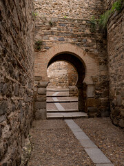 Obraz premium TOLEDO, SPAIN, JANUARY 13, 2023: Toledo, an ancient city located on a hill above the plains of Castilla-La Mancha, in central Spain. It is the capital of the region and is known for the medieval Arab