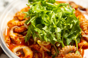stir fried noodles with seafood