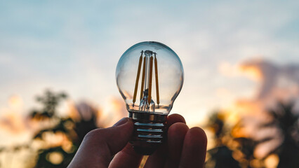 A light bulb of energy that allows us to live together with technology.