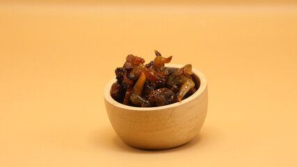 Small pieces of shellfish are a snack.