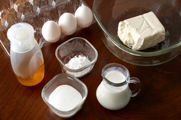 ベイクドチーズケーキ作りの材料