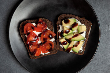 sandwiches with tomato, avocado and balsamic sauce - 714797148