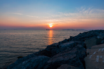 Obraz premium RED VIEW OF THE SEA AT SUNSET