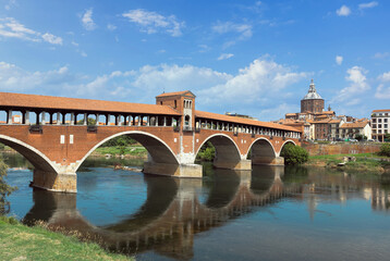 Fototapeta na wymiar medieval bridge in pavia italy