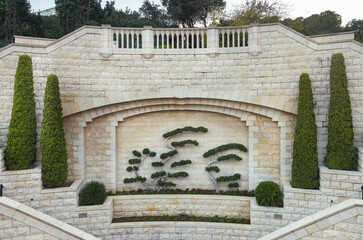 Obraz premium wall on Mount Carmel in front of the entrance to the Bahai Gardens