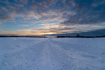 Fototapeta na wymiar sunset in the snow