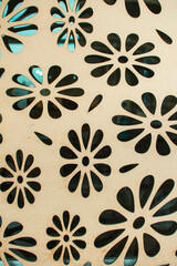 Fototapeta premium Acabado de madera en mdd con plantas o flores recortadas ideal para fondos o texturas