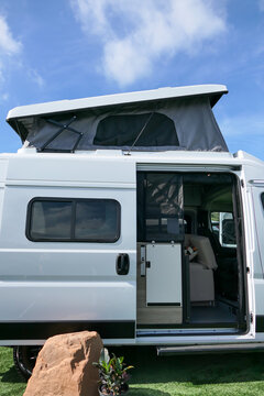 B class RV with pop up roof