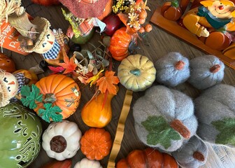 Obraz na płótnie Canvas Autumn still life of fall decorations on a table top
