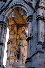 Fototapeta premium close-up of the statue of the National Grand Parade monument in Cork at sunset, Ireland