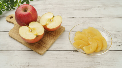 りんごのコンポート　イメージ