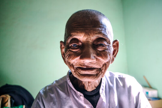 Portrait of old burmese man, Mandalay, Myanmar