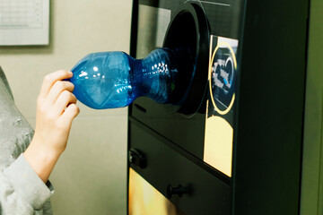 Bottle deposit: recyclable bottle in store Europe