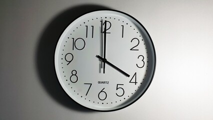 4 o'clock, clock, time, hour, minute