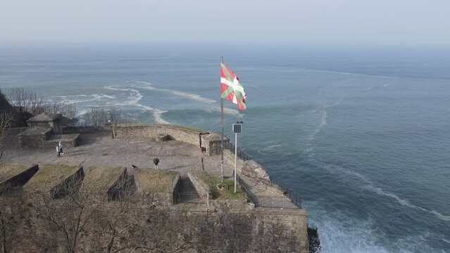 Mont Urgull, San Sebastian, statut de Jesus, monument  sacr&eacute; coeur