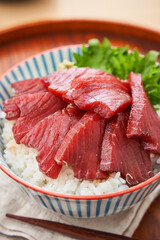 本まぐろの漬丼