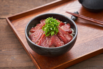 本まぐろの漬丼