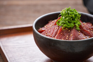 本まぐろの漬丼